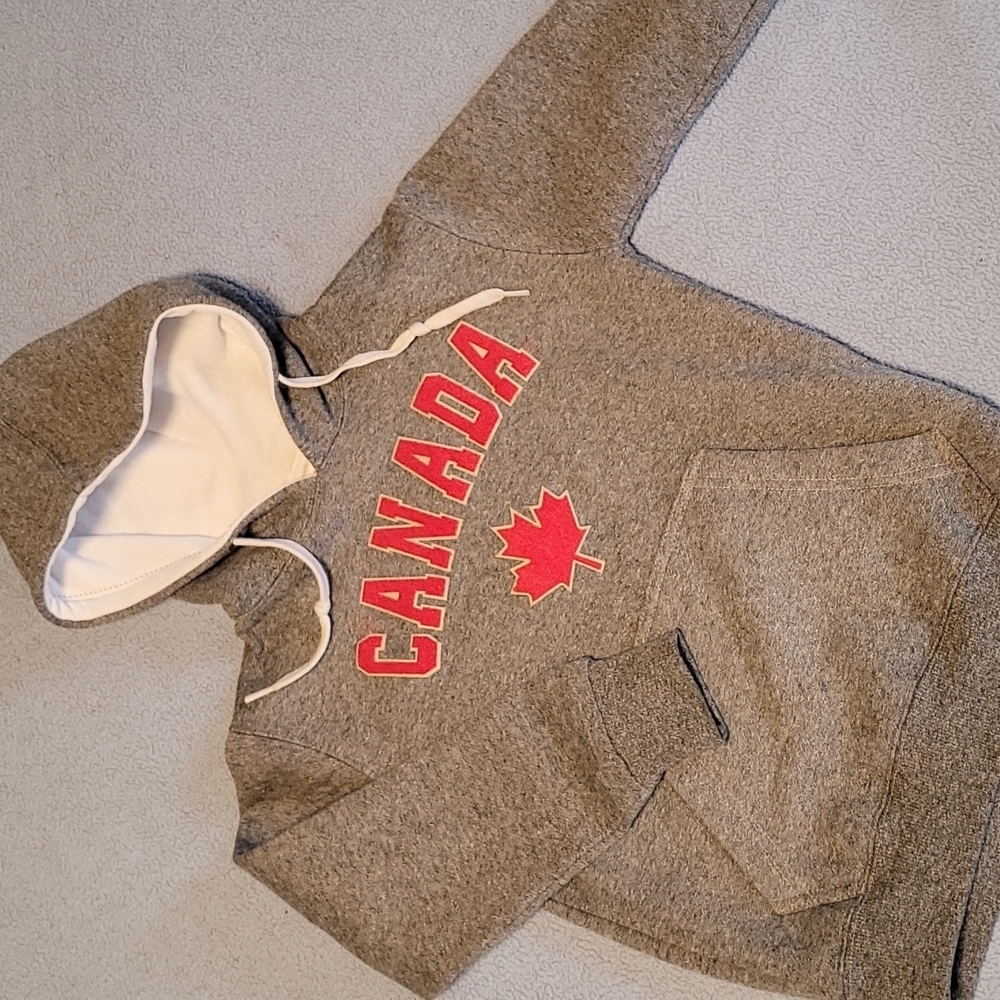 🔶️5 for $30🔶️ CANADA Heather Gray Hooded Sweatshirt